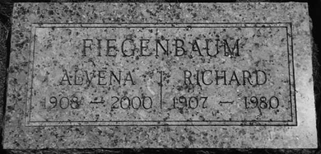 Grave marker of Richard F. and Alvena Anna (Bandermann) Fiegenbaum