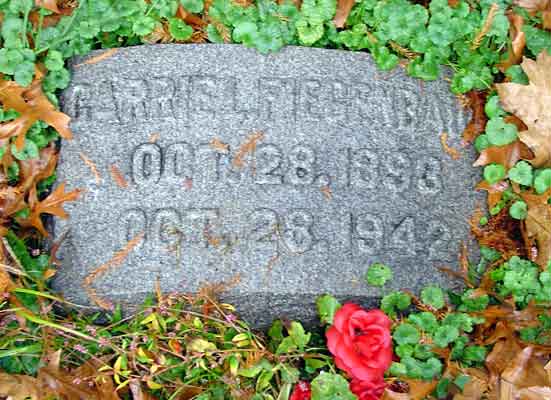 Grave marker of Caroline L. Fiegenbaum