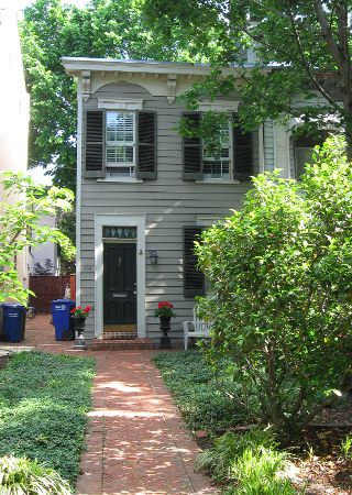 phototgraph of house at 408 East Capitol Street, Washington, D.C.