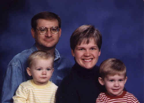 photographic portrait of Darrell & Lori (Nolte) Fiegenbaum family
