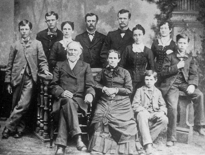 photographic portrait of the Friedrich and Louisa (Otto) Fiegenbaum family