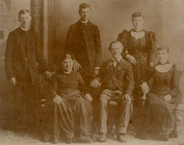photograph of some members of the Hermann and Florentine (Wehrmann) Fiegenbaum family