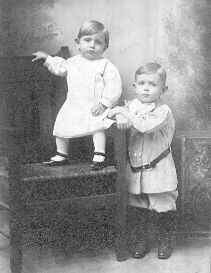 studio photographic portrait of Bruce and Paul Fiegenbaum as young children