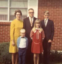photo of Fred and Carolyn Fieker family