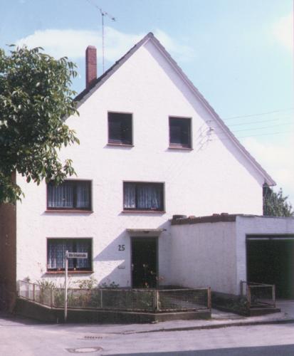 photo of the front of Sonneborn No. 47, in 1985