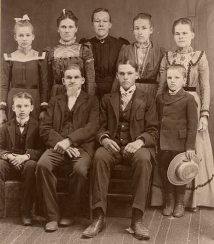 photograph of Heinrich F. L. Starkebaum and some of his children